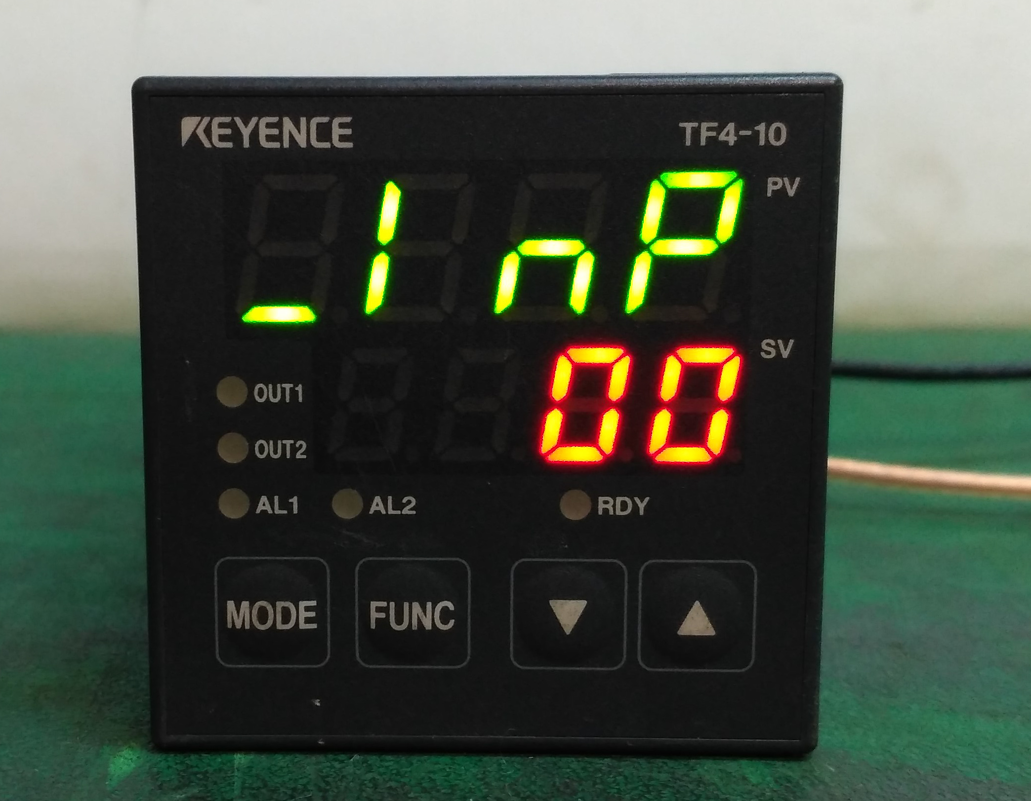 10317 KEYENCE TEMPERATURE CONTROLLER TF4-10